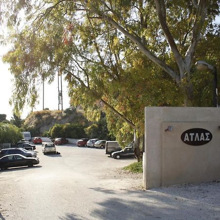Beachfront Garden Apartment- Atlas Complex Loutraki  Exterior photo