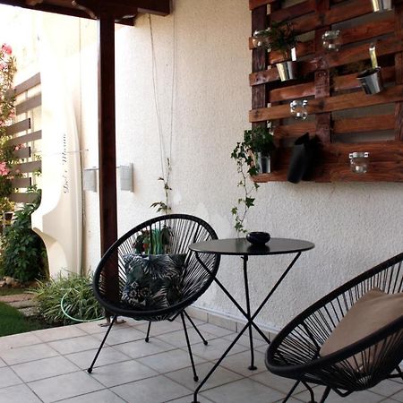 Beachfront Garden Apartment- Atlas Complex Loutraki  Exterior photo